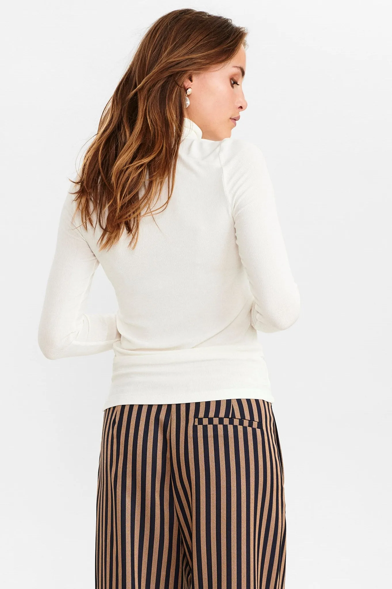 NUBOWIE ROLLNECK RIB - NOOS - Cloud Dancer