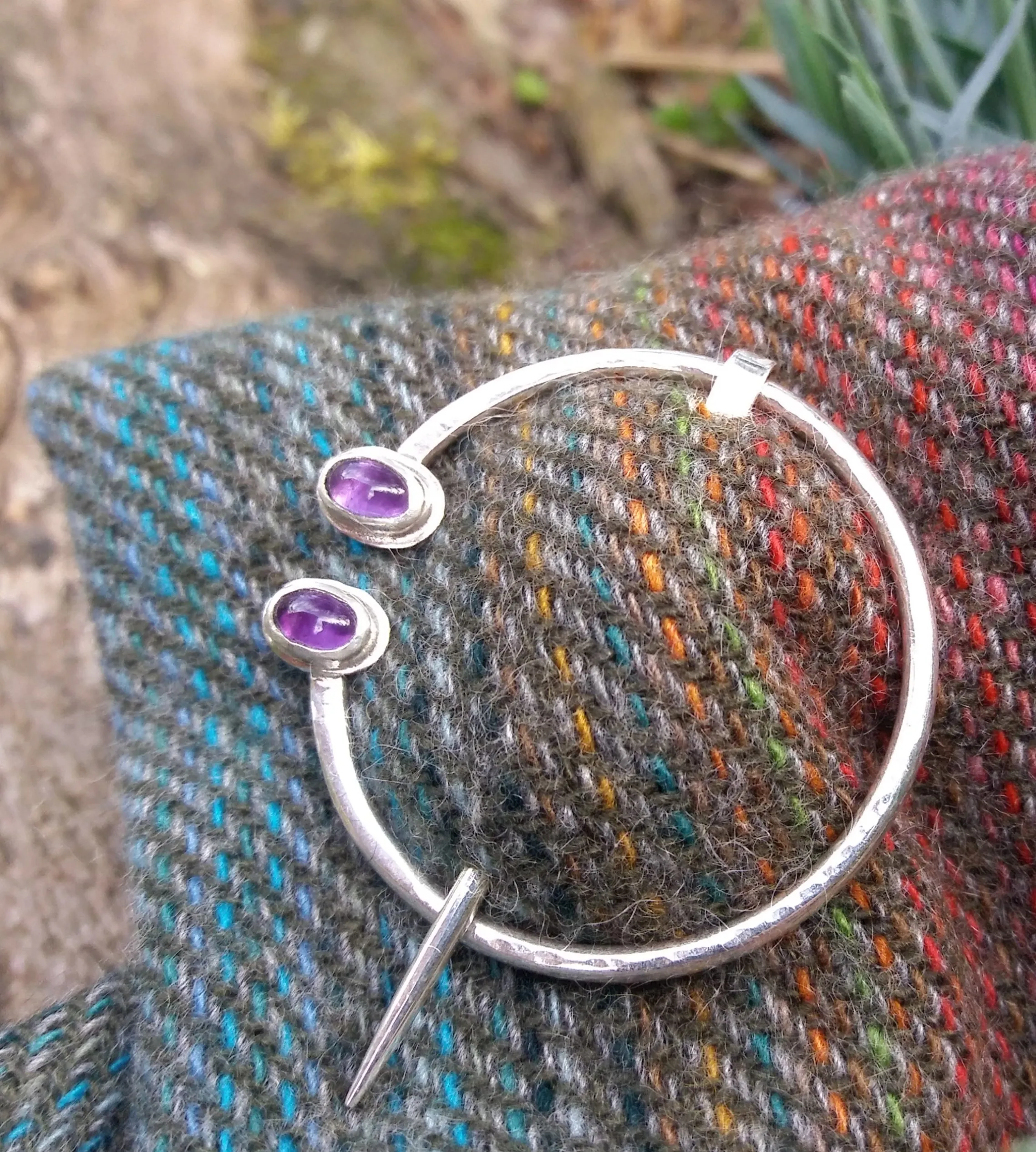 Small Penannular Pin With Amethyst