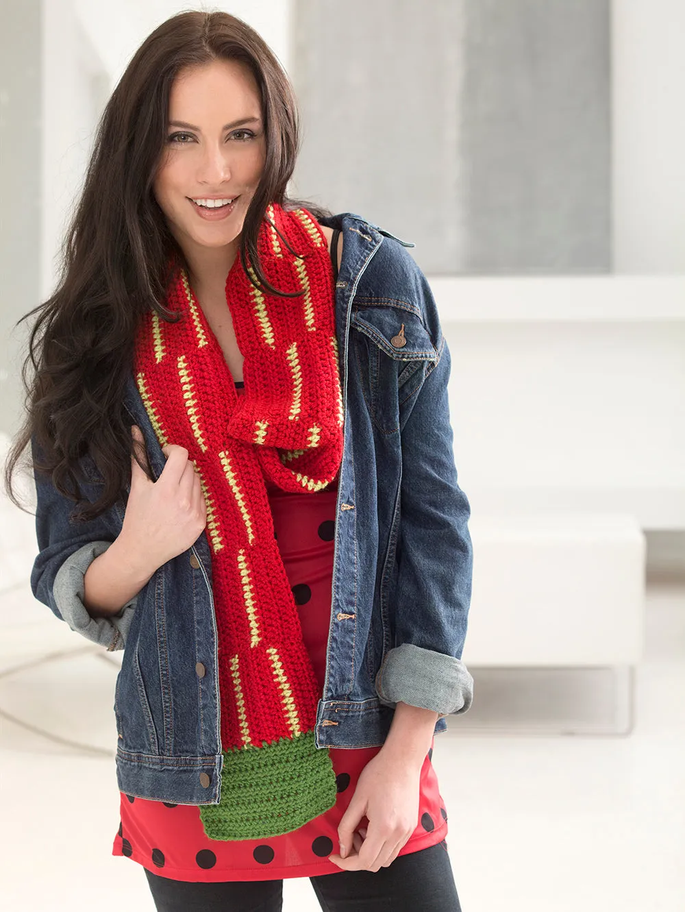 Strawberry Scarf (Crochet)